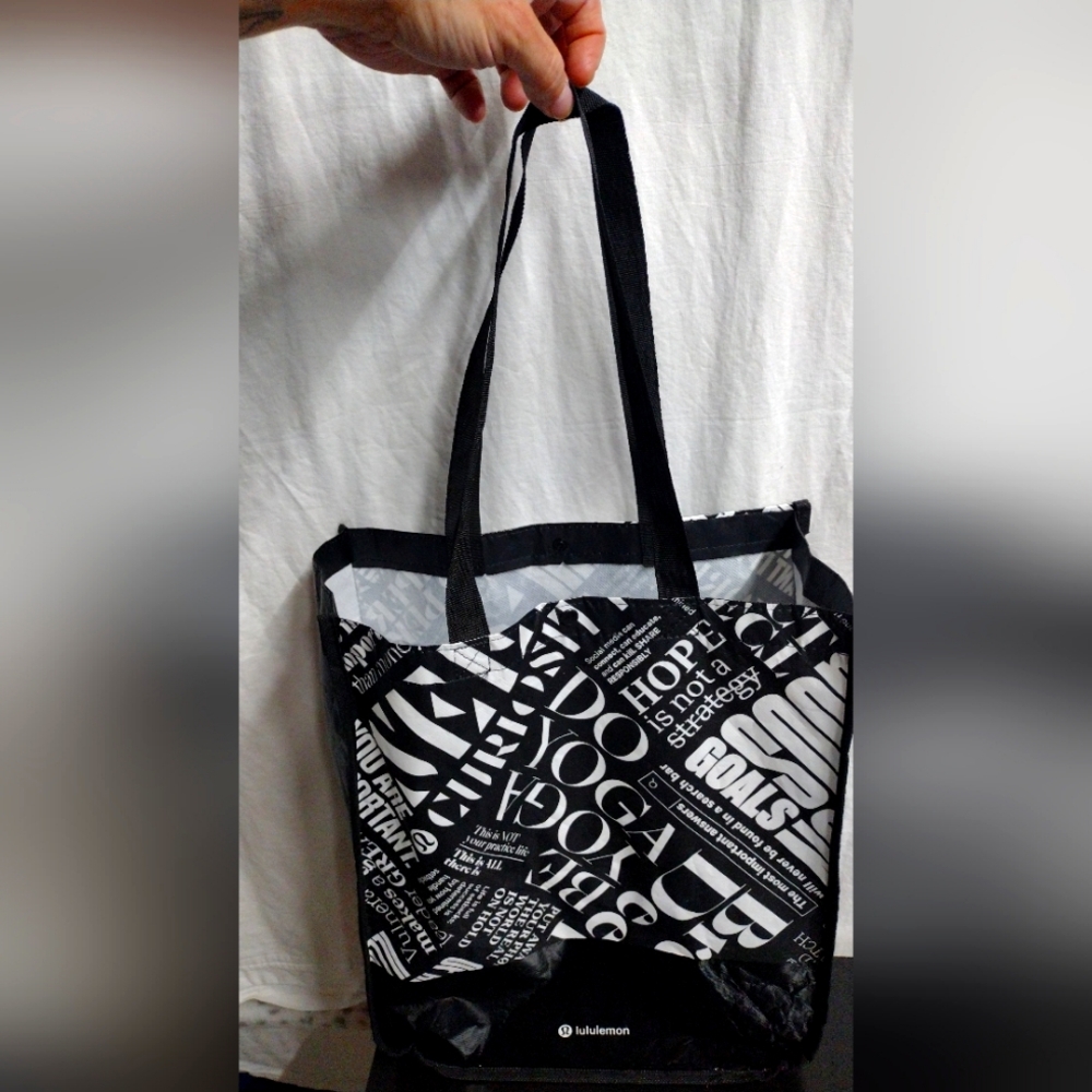Lululemon Snap bag - Picture 7 of 9